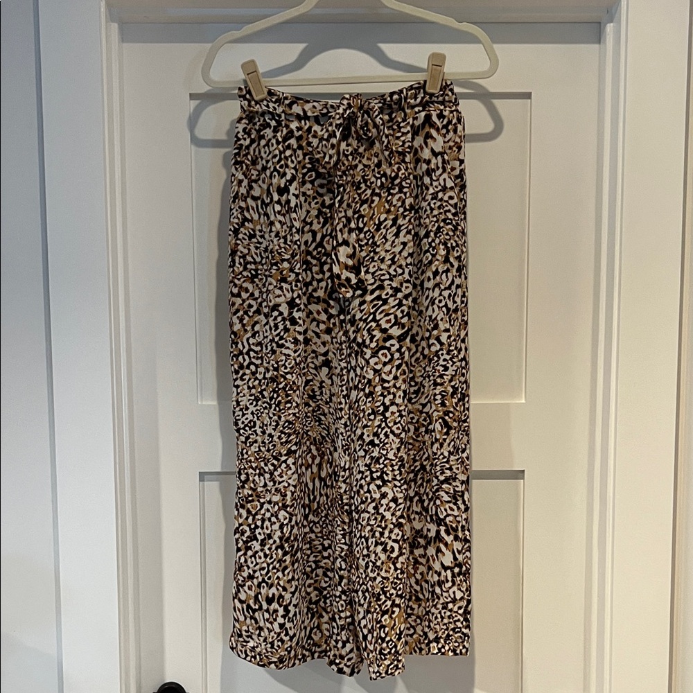 June & Hudson Leopard Print Cropped Pants